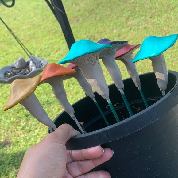 Set of 3 MUSHROOM π GARDEN FLOWER PLANT POT STAKES - Picture 6 of 12